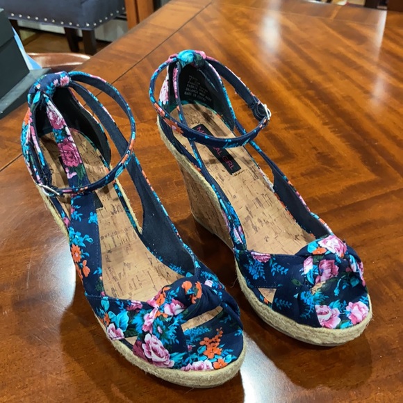 Floral Wedges - Picture 2 of 6